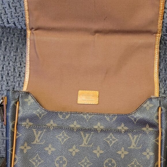 Authentic Louis Vuitton Bosphore - Picture 7 of 12